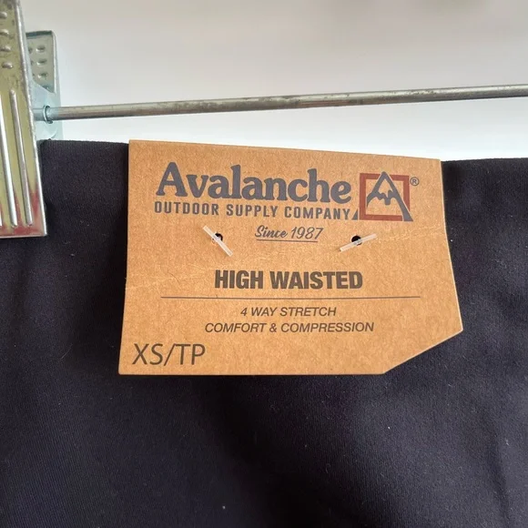 Black High-Waisted Leggings Avalanche Outdoor Supply Sz XS Ankle NWT - Picture 3 of 8